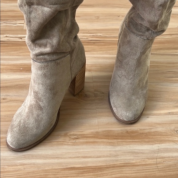 Boots - Picture 4 of 6